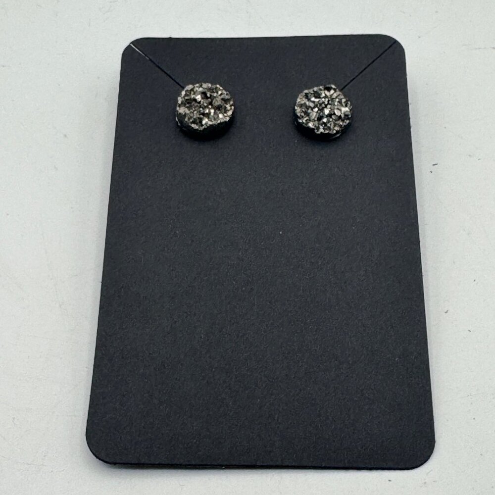 Silver Druzy Stud Earrings With Sparkling Stone Design